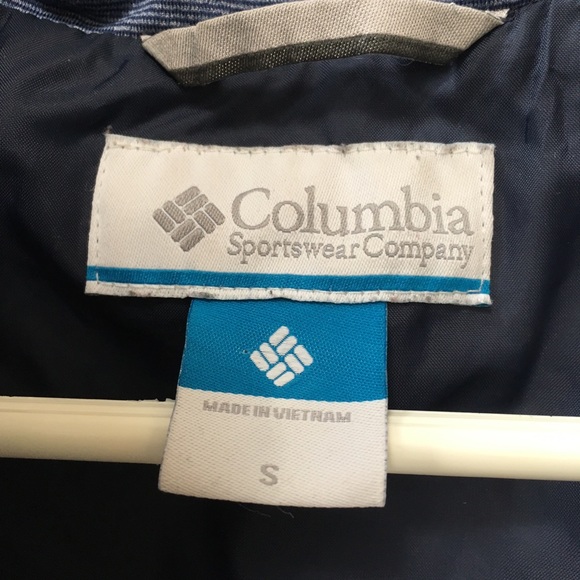 Columbia quilted blue vest. Full zip. Soft. High Collared neck. Size S. - Picture 5 of 6